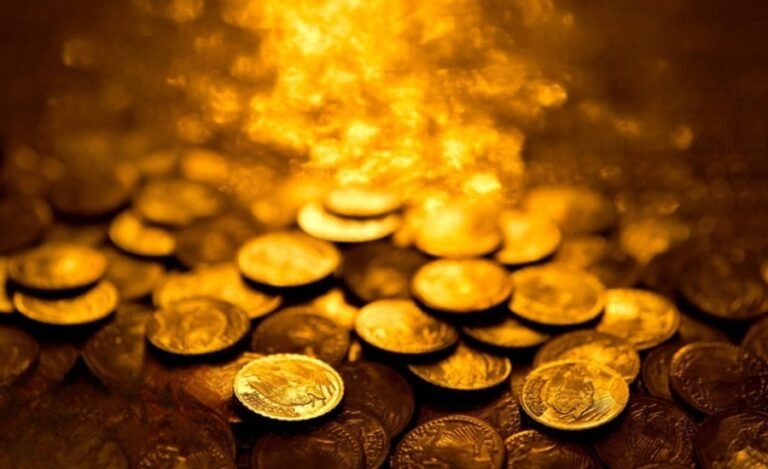 सुनहरी गिरावट: रिकॉर्ड हाई के बाद क्यों गिरी सोने की कीमत? जानिए बड़ी वजहें